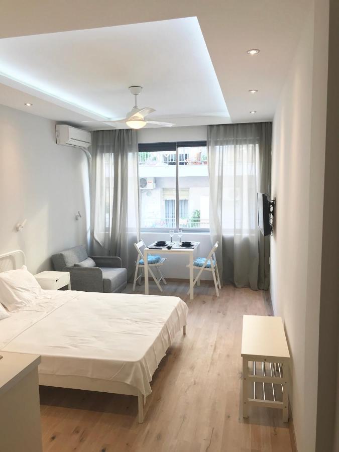 Beachfront Suita. The Luxury Suites Apartment